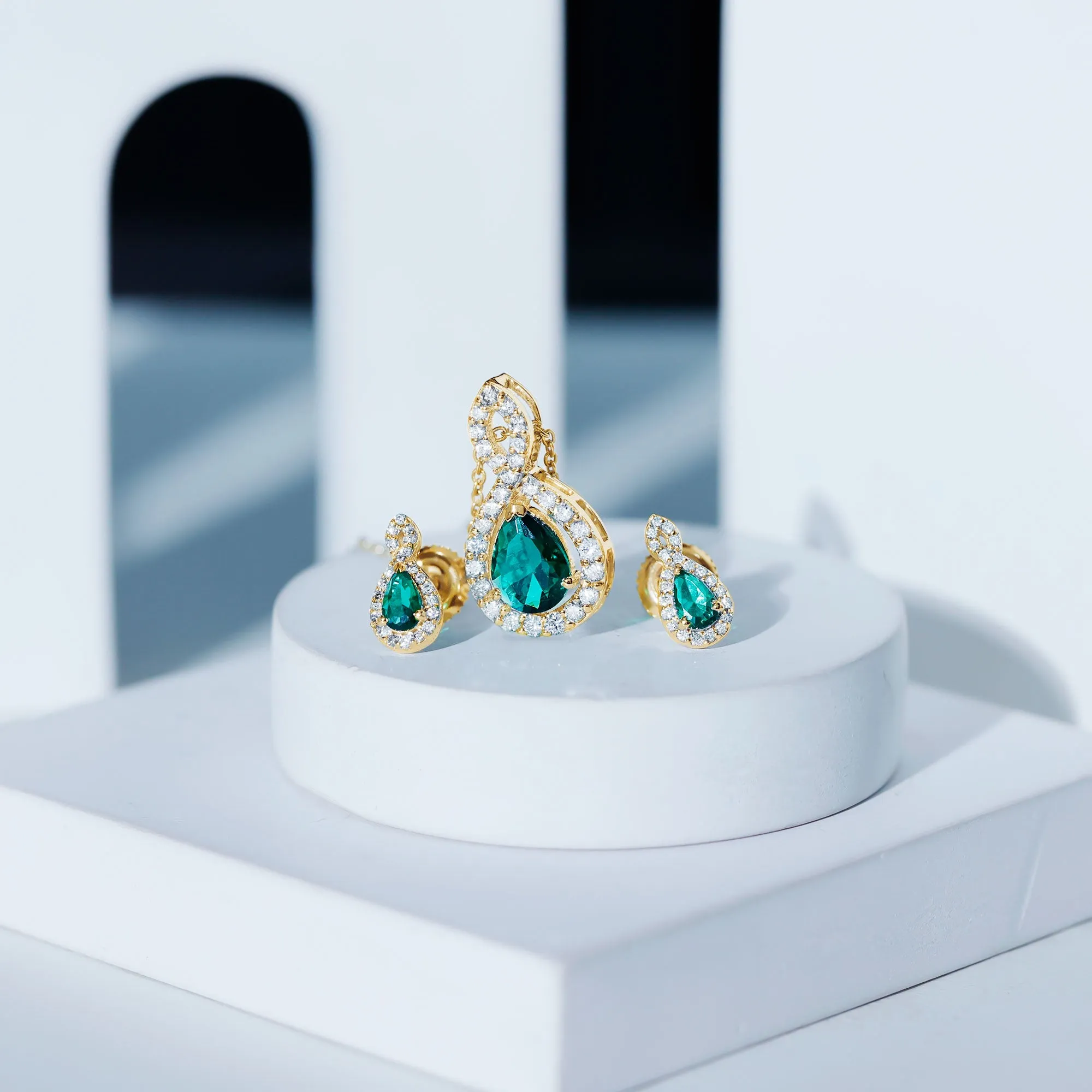 2.25 CT Certified Created Emerald Teardrop Infinity jewelry Set with Diamond Accent