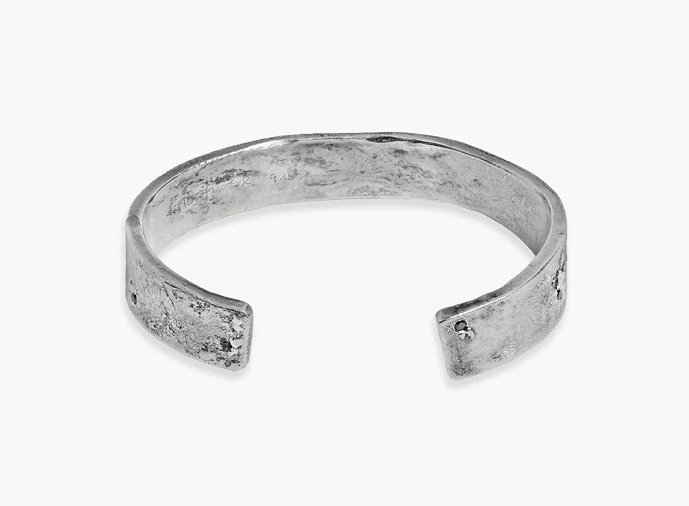DISTRESSED CUFF / INSET DIAMONDS 404