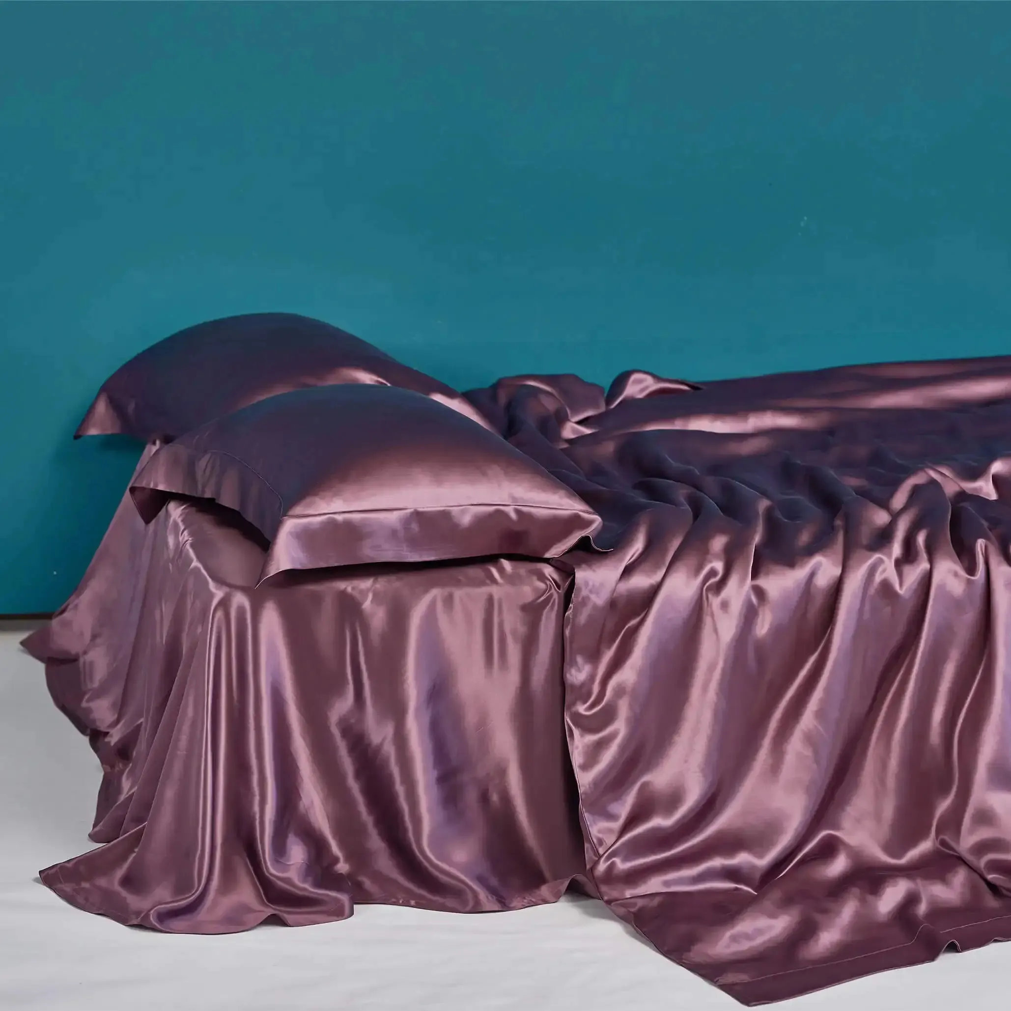 LuxeSilk Couture: Premium Mulberry Silk Bedding Set