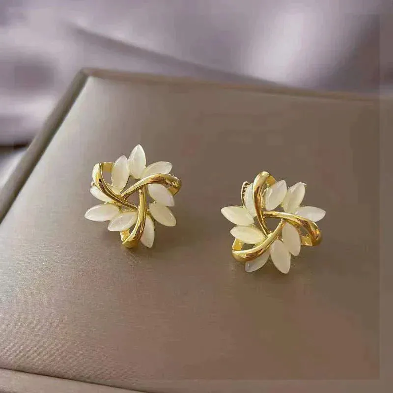 Luxury White and Gold Earrings