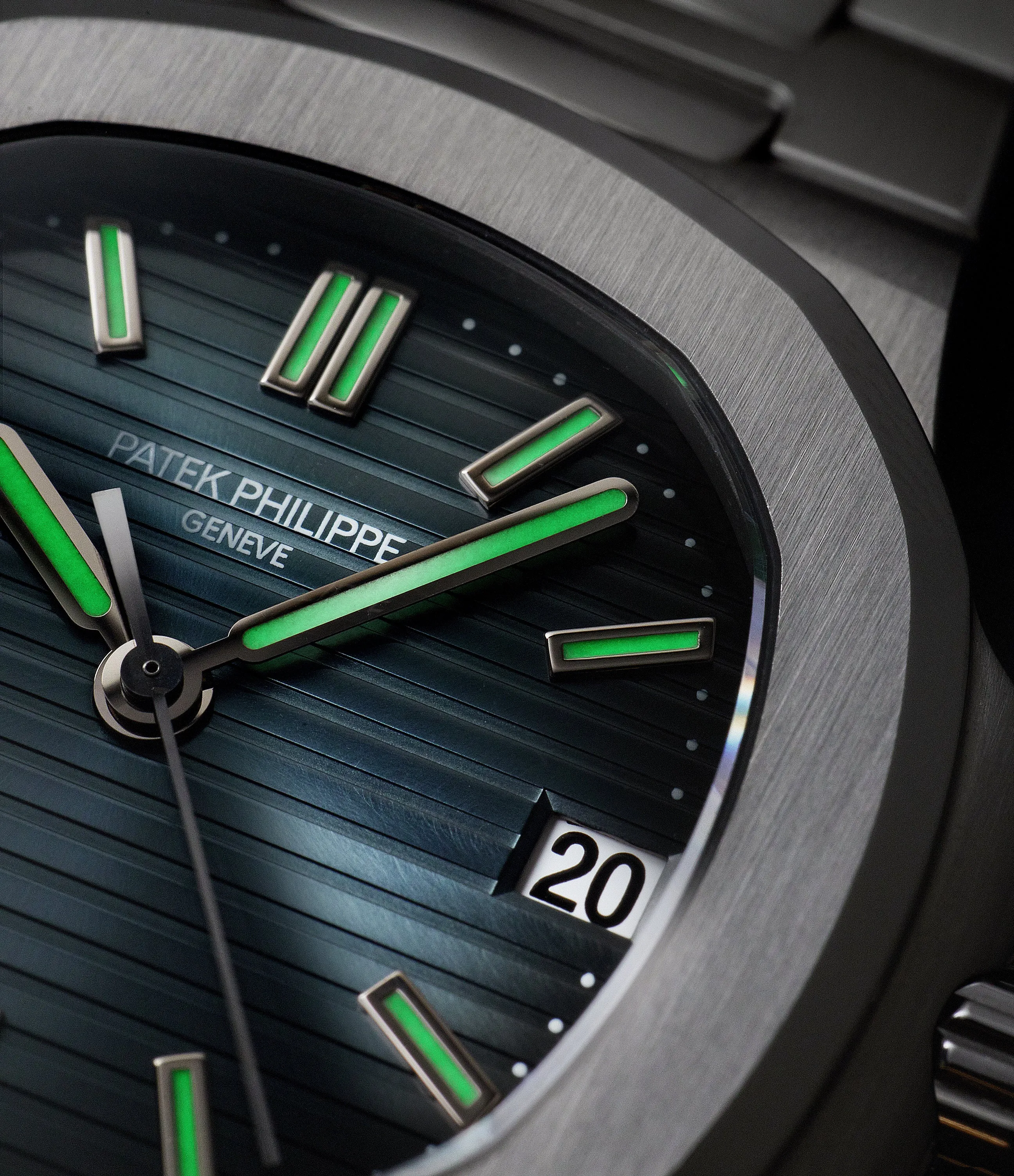 Nautilus | 5800 | Stainless Steel