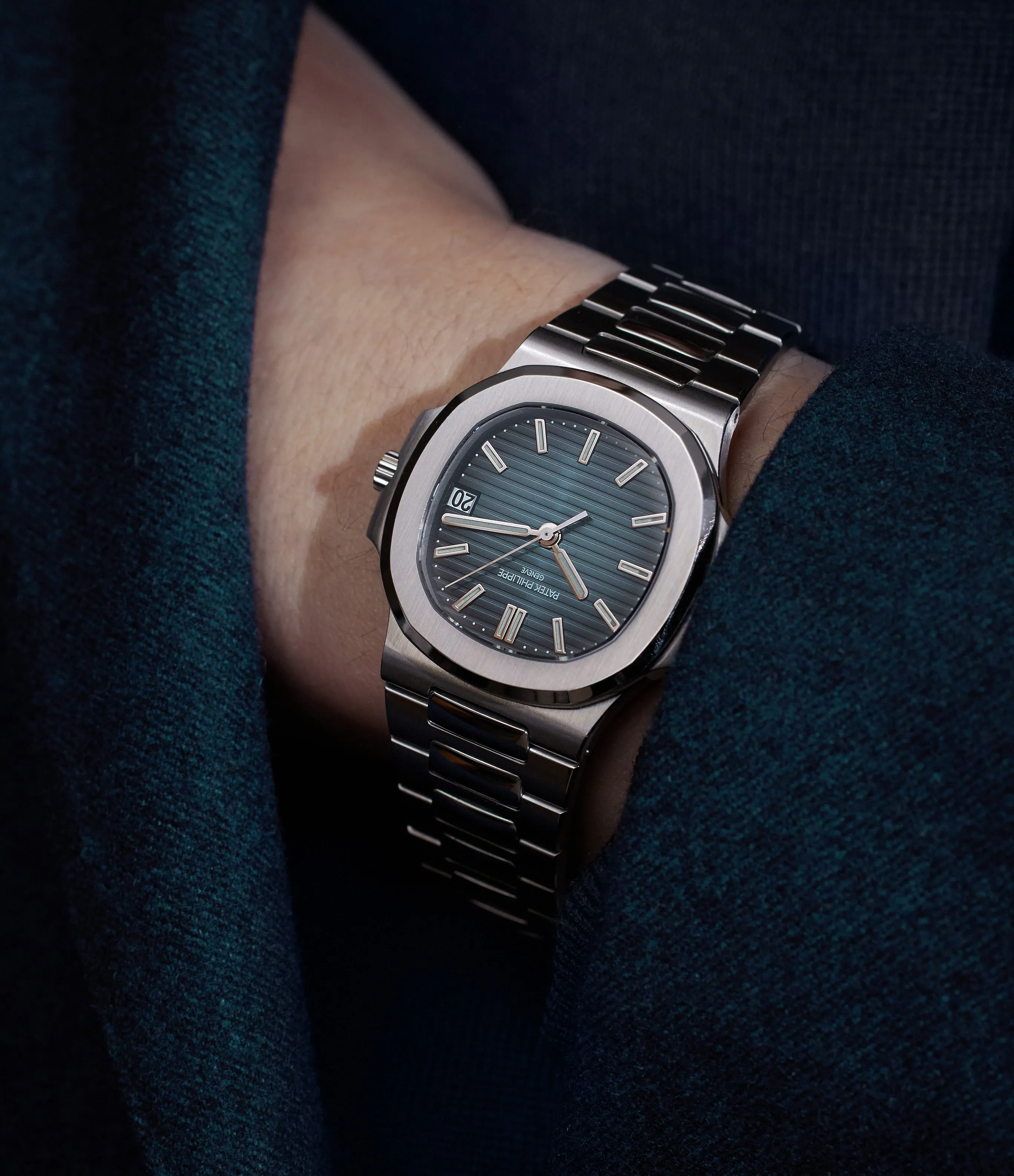Nautilus | 5800 | Stainless Steel