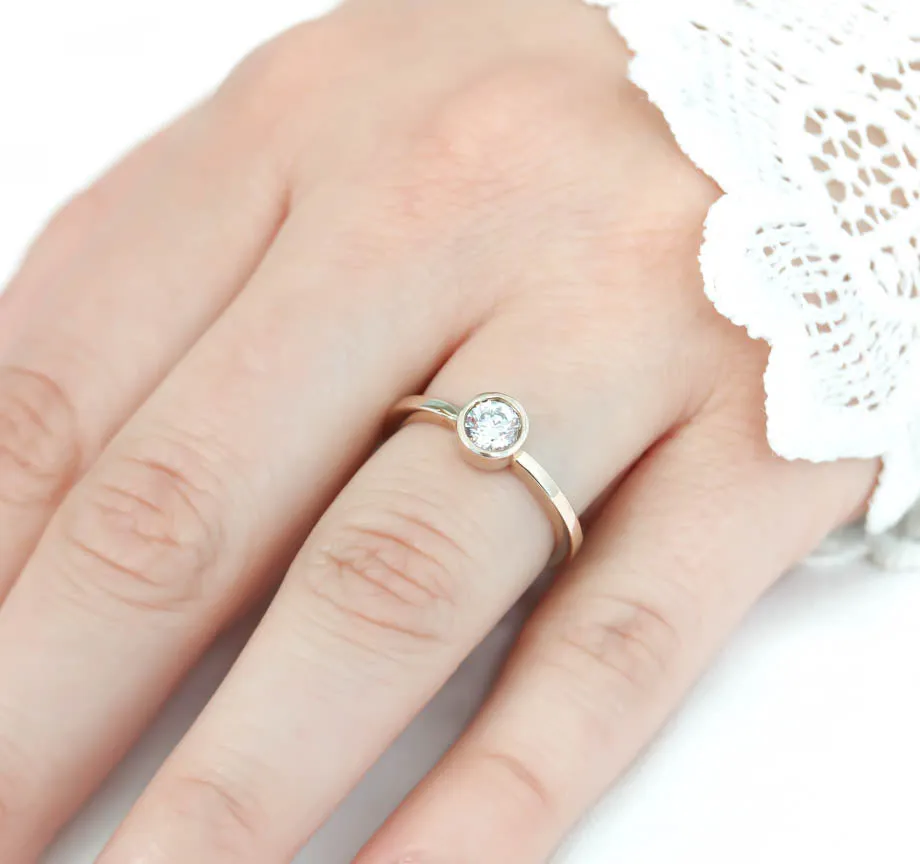 Round Center Engagement Ring Bezel Set Ring - Ronda